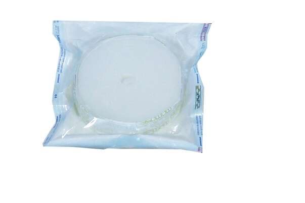 Sie sehen eine Packung MOMOSAN-weiss steril Wundverband Rolle 200x2,5x0,4cm, Produktbild: 02 MOMOSAN-weiss steril Wundverband Rolle 200x2,5x0,4cm, A-Nr.: 3664203 - 02