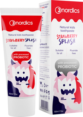 Sie sehen eine Packung Nordics Probiotische Zahnpasta Kids Strawberry Splash ohne Flourid, Produktbild: 01 Nordics Probiotische Zahnpasta Kids Strawberry Splash ohne Flourid, A-Nr.: 5666933 - 01