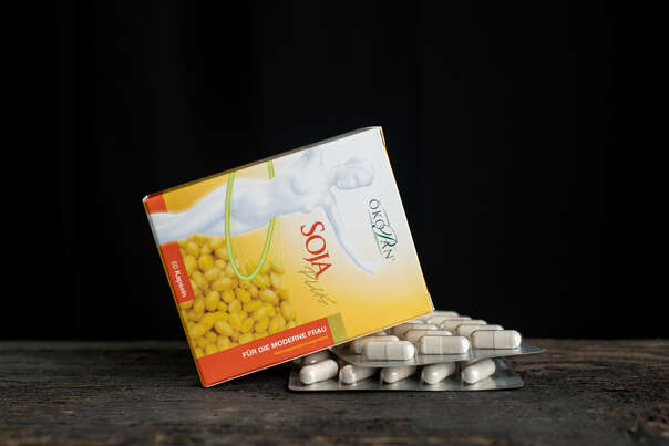 Sie sehen eine Packung Soja Plus Kapseln Ökopan, Produktbild: 02 Soja Plus Kapseln Ökopan, A-Nr.: 3049159 - 02