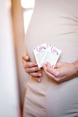 Sie sehen eine Packung OMNi-BiOTiC® PANDA, 7 Sachets a 3g, Produktbild: 03 OMNi-BiOTiC® PANDA, 7 Sachets a 3g, A-Nr.: 3887096 - 03