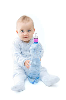 Sie sehen eine Packung Nommy baby Trinkhilfe für Babies und Kleinkinder, Produktbild: 03 Nommy baby Trinkhilfe für Babies und Kleinkinder, A-Nr.: 4589857 - 03