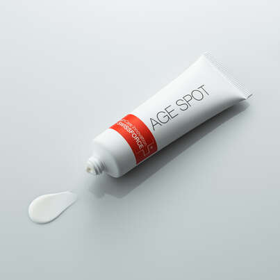 Sie sehen eine Packung Age Spot, Produktbild: 03 Age Spot, A-Nr.: 5229552 - 03